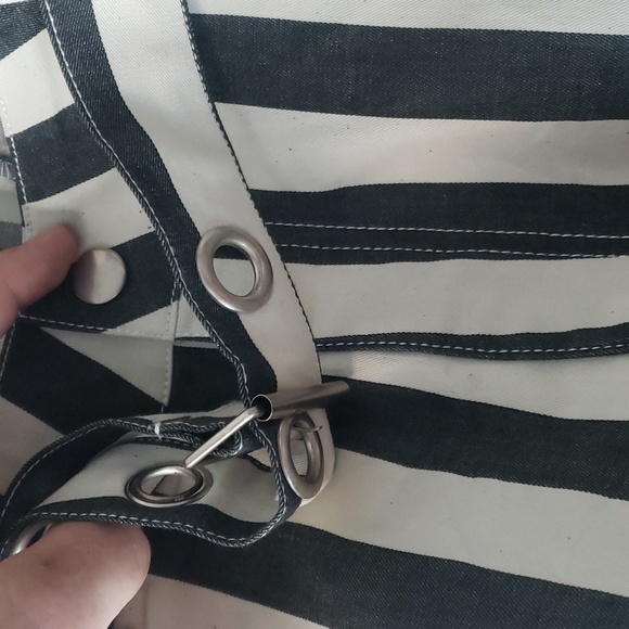 Uniq green and white stripped y - Picture 2 of 3